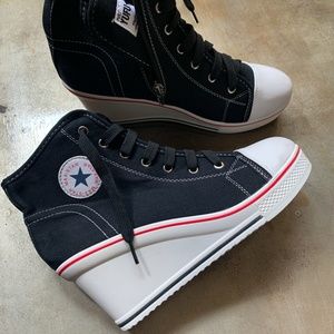 Maxstar Women's 777 Back Zipper Canvas High Wedge